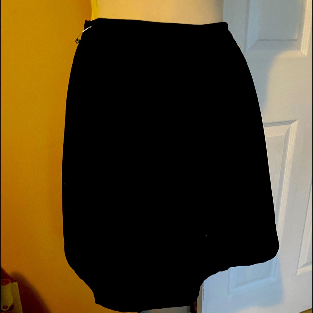 Cute black skirt